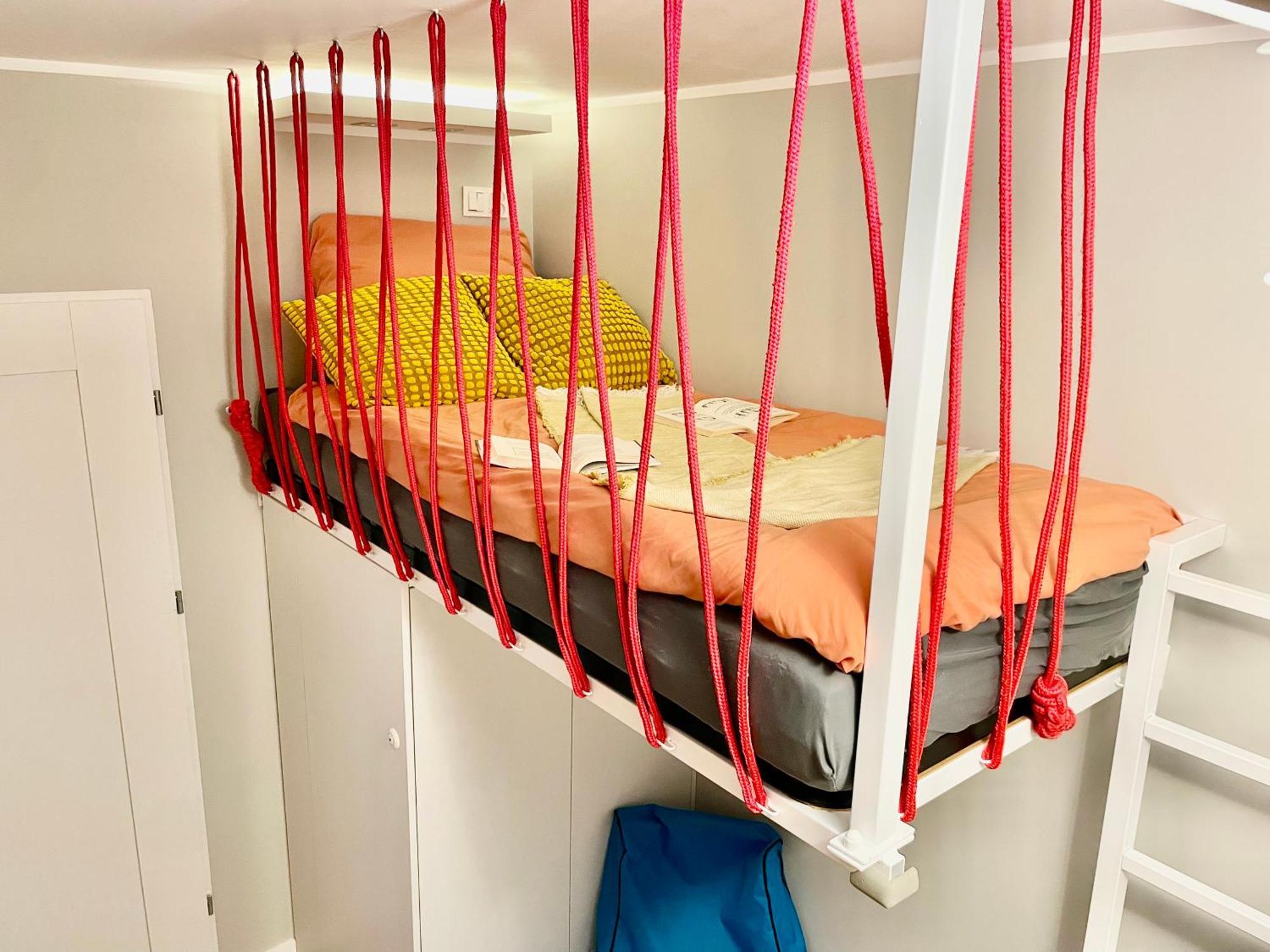 Comfortable Apart, Old Town, Free Underground Parking, Hanging Bed, Wi-fi, Lift, Self Check-in 24h, Stare Miasto, Winda, Nowy Budynek, Garaz 0 Zl *